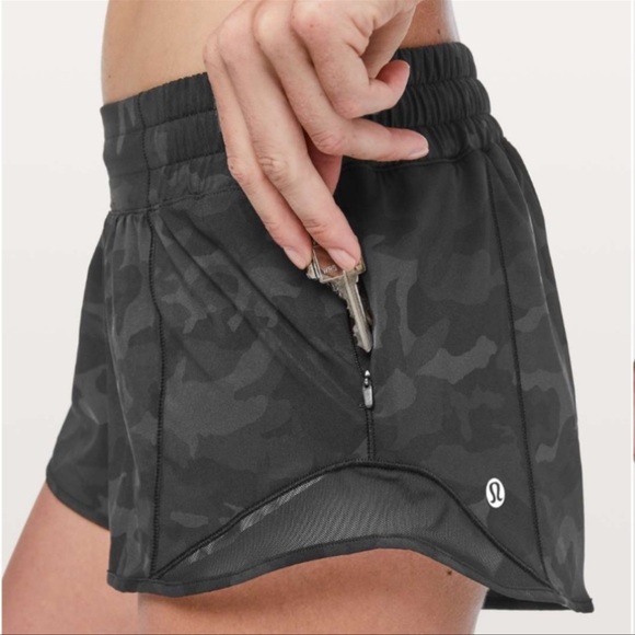 lululemon athletica Pants - Lululemon Hotty Hot Short II Incognito Camo Swift Multi Gray Black Size 12